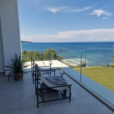 Omnia Villa *