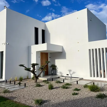 Omnia Villa