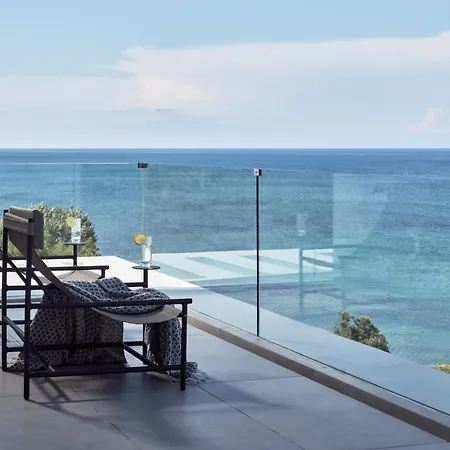 Omnia Villa *