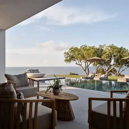 Omnia Villa