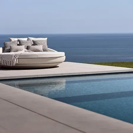 Omnia Villa *