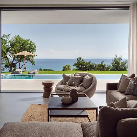 Omnia Villa *