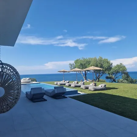 Omnia Villa *