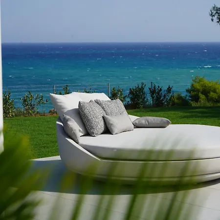 Omnia Villa *