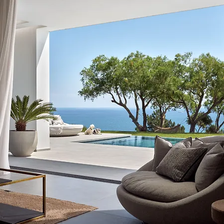 Omnia Villa